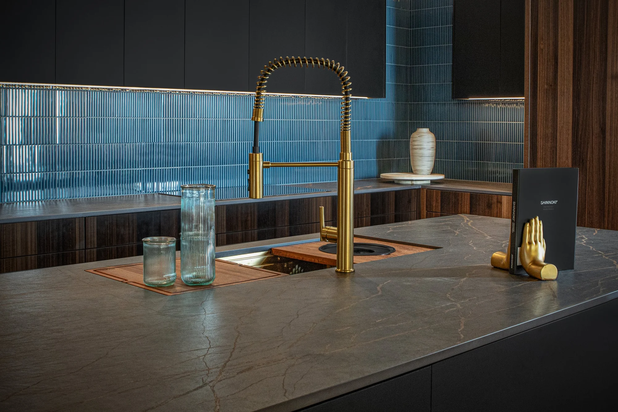 Shadow & light, cabinetry detail 9
