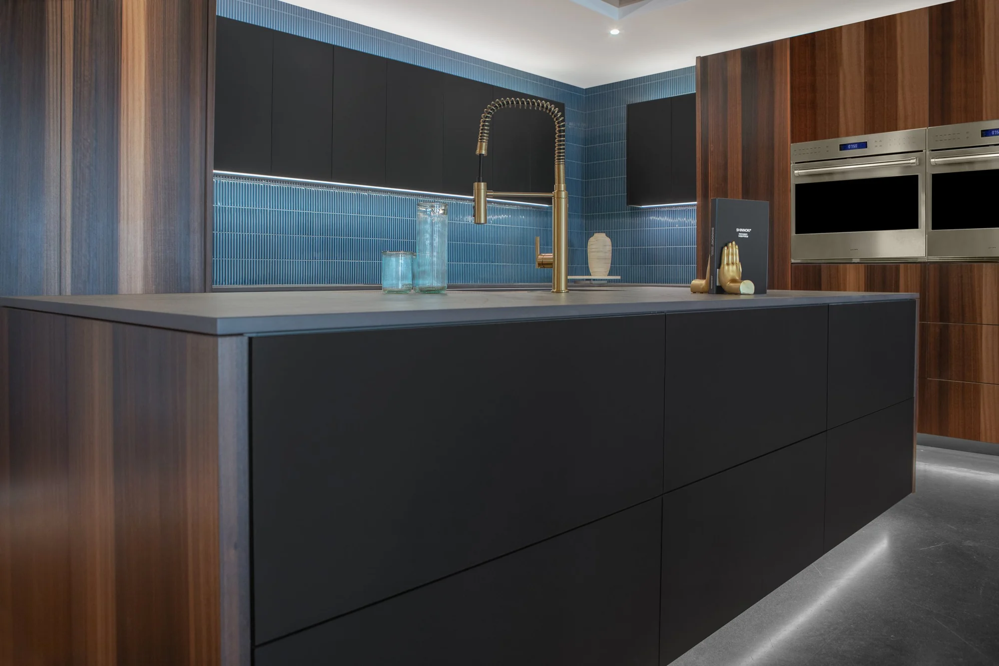 Shadow & light, cabinetry detail 2